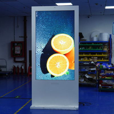 Display de kiosco digital de pie en el piso señalización digital vertical IP65 ODM a prueba de agua